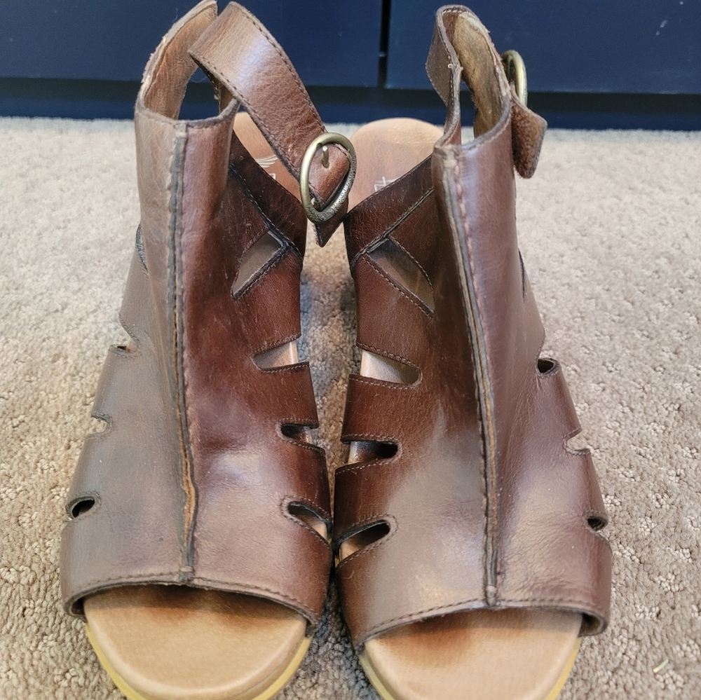 Dansko brown leather heeled sandals size 39
